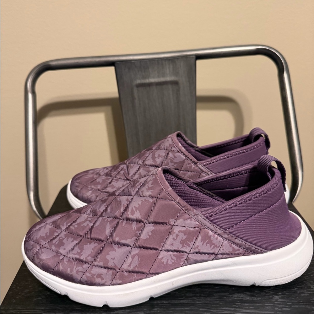 Vera Bradley VB Cloud Convertible Slip-On Shoes Purple Tonal Floral Quilted Sz 7 - Picture 7 of 13